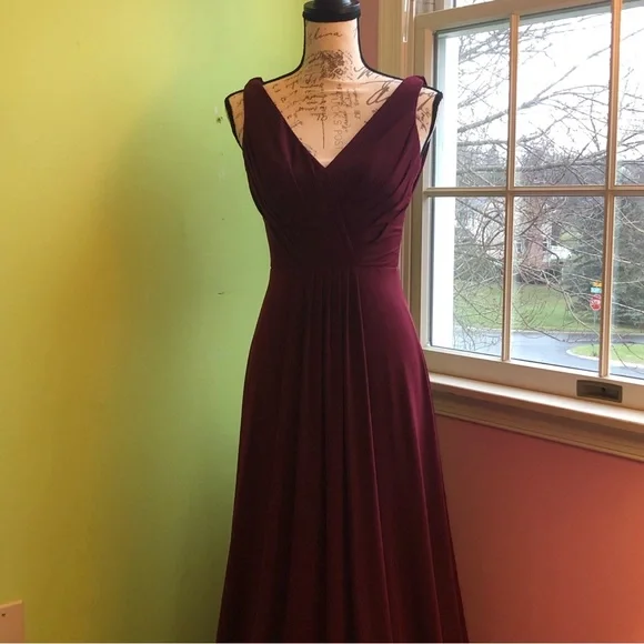 Formal Maroon Dress - Picture 3 of 8